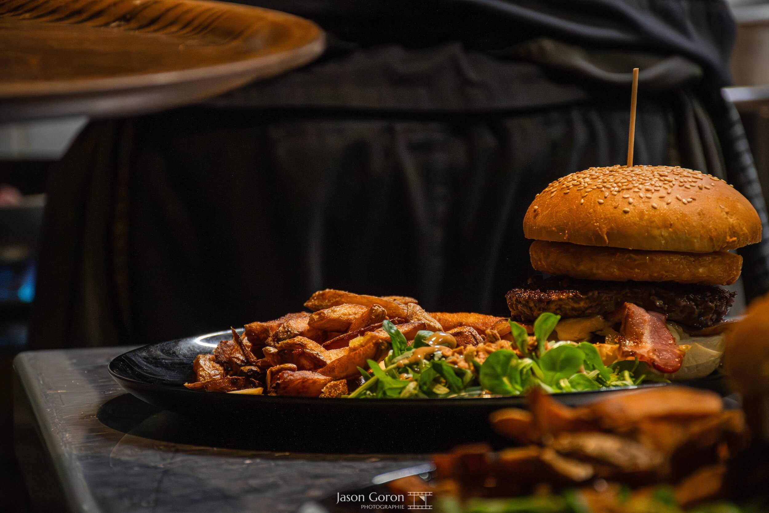 Assiette de burger frites